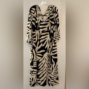 Elegant Black White Maxi Dress Square Neck H&M XXL Plus Floral Tropical Resort